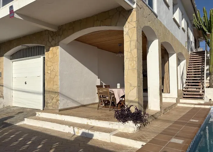 Вилла Charming Catalan With Pool & Views Кунит