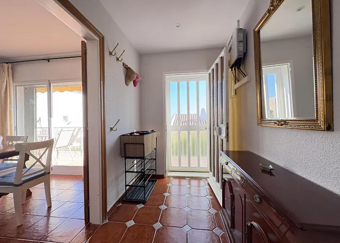 Charming Catalan With Pool & Views Vila