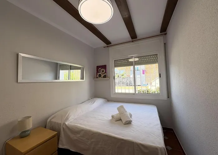Charming Catalan With Pool & Views Кунит