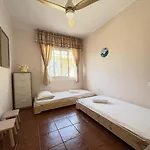 Charming Catalan With Pool & Views וילה