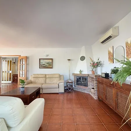 Villa Charming Catalan With Pool & Views Cunit