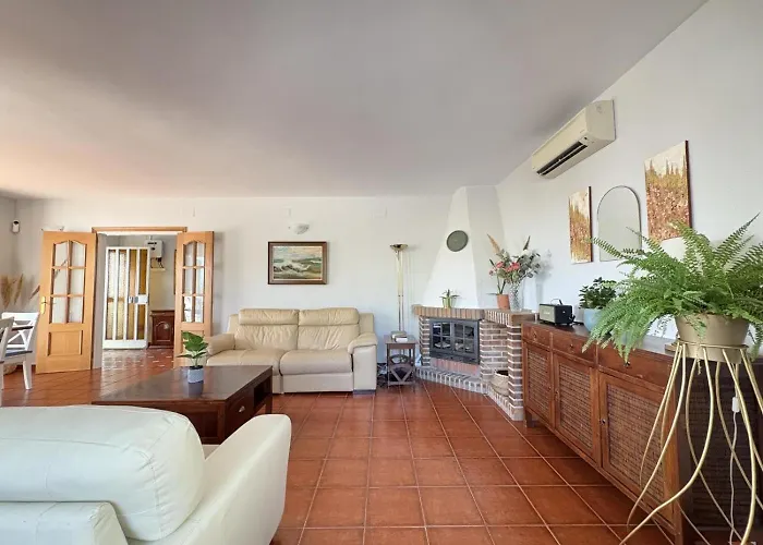 Villa Charming Catalan With Pool & Views Cunit